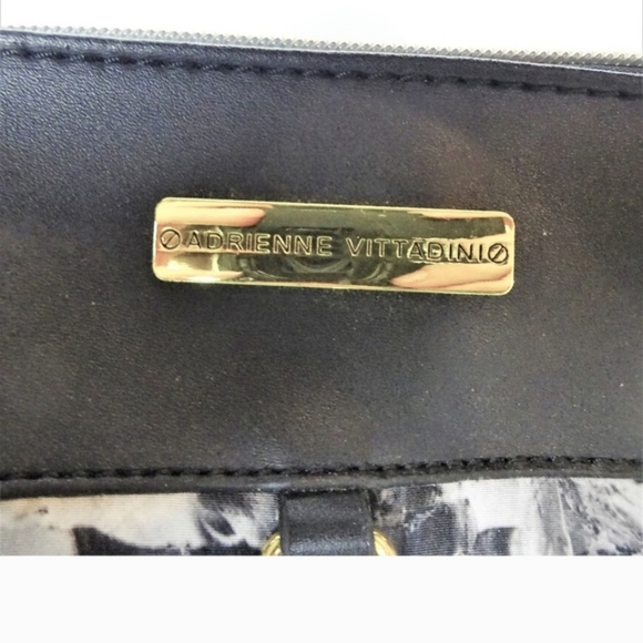 Adrienne Vittadini Travel Duffel Weekender Bag - Picture 7 of 7